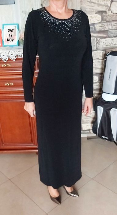 Elegancka piękna sukienka długa.