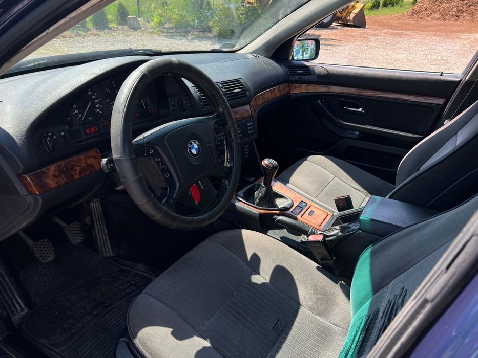 BMW 5_e39_1998r_2.5
