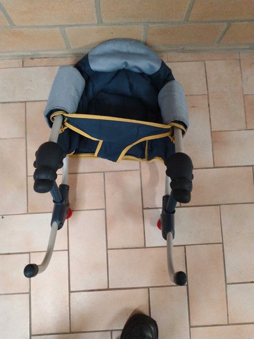 Marsúpio chico + Cadeira de bebé para mesa.