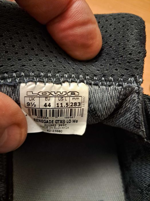 Кроссовки  LOWA Gore Tex  оригинал размер 44 СТЕЛЬКА 28.5см
