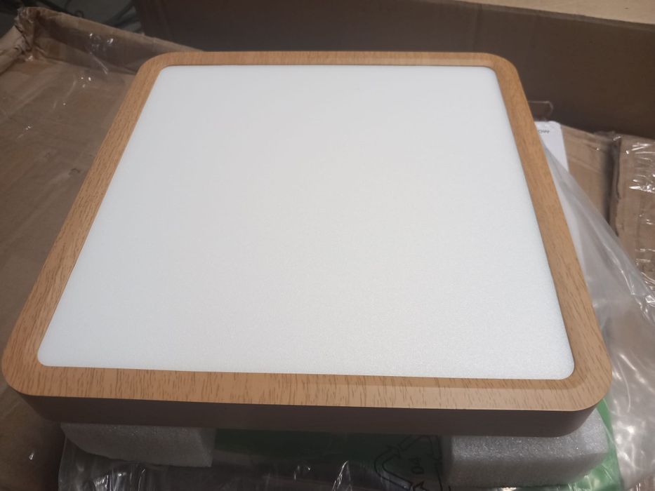 Candeeiro de teto LED