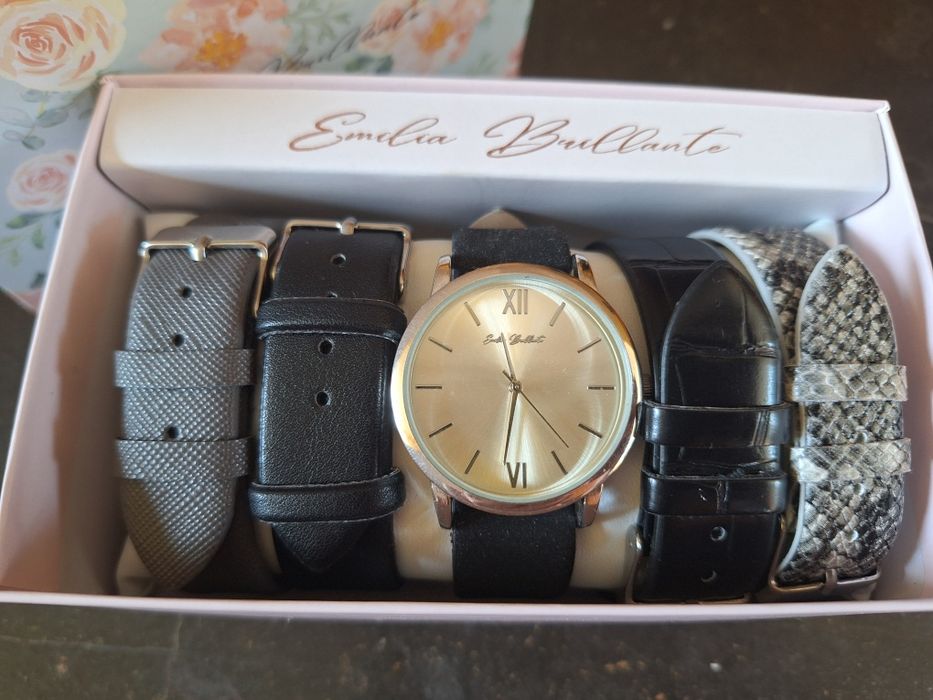 Zegarek z wymiennymi paskami