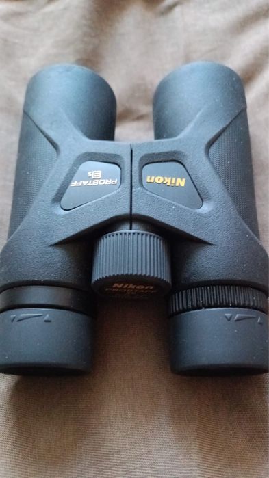 Бінокль Nikon PROSTAFF 3S 8x42