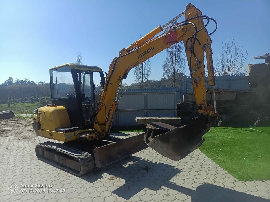 Mini giratória hitachi 3.5ton