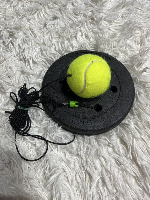 Piłka z gumką do tenisa