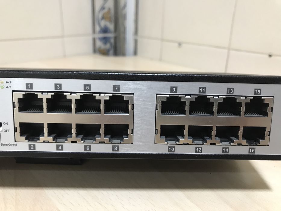 Switch D-Link 16 portas Unmanaged
