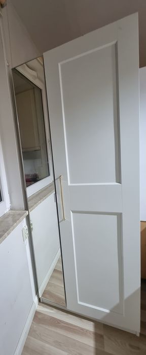 Szafa biała z lustrem