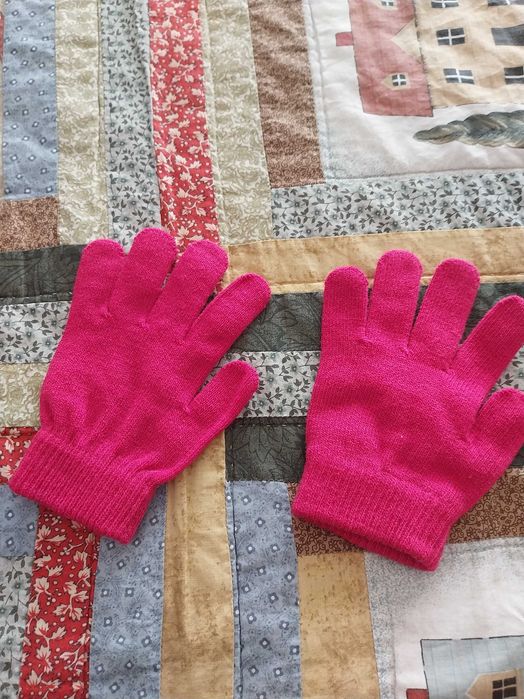 Par de Luvas cor de rosa, em muito bom estado