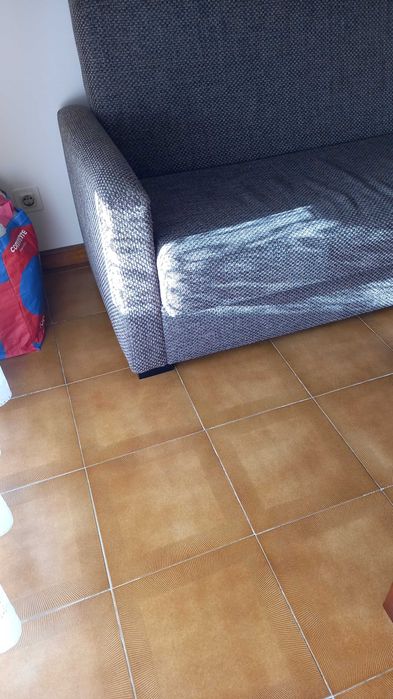 Sofá 3 lugares que faz de cama
