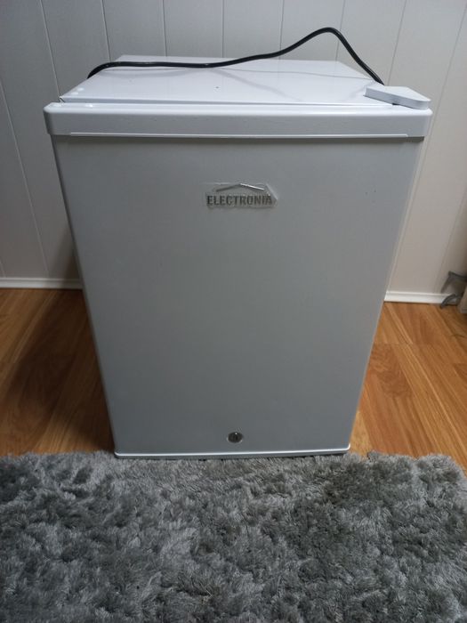 Frigobar com congelador