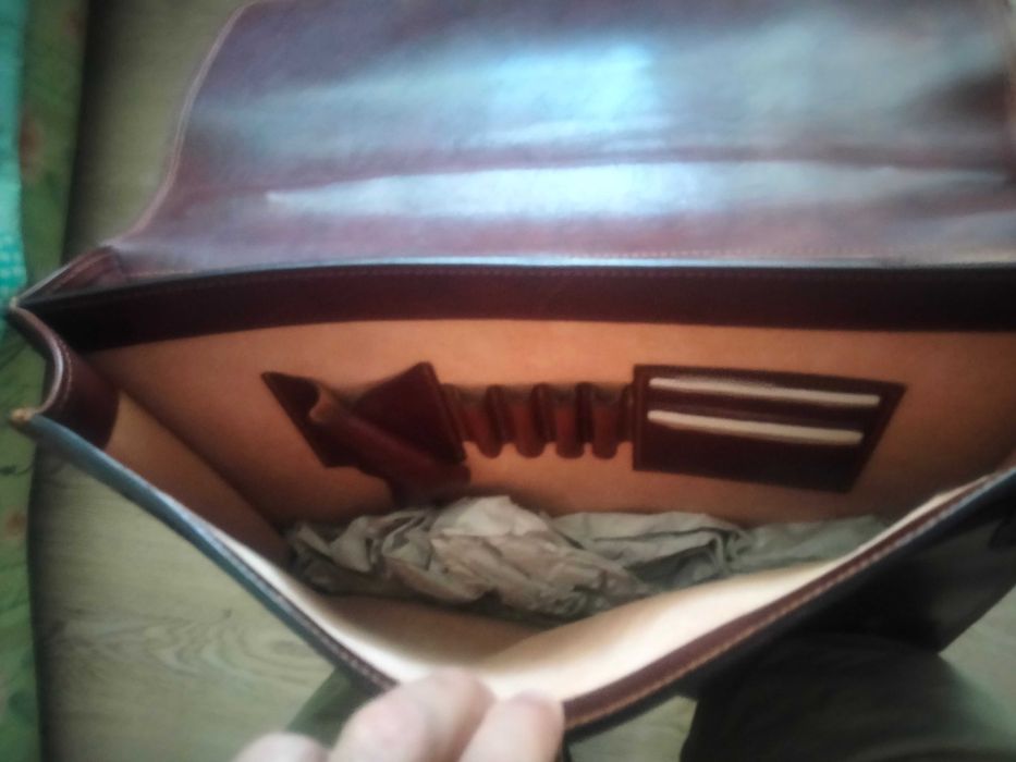 Портфель шкіряний , новий