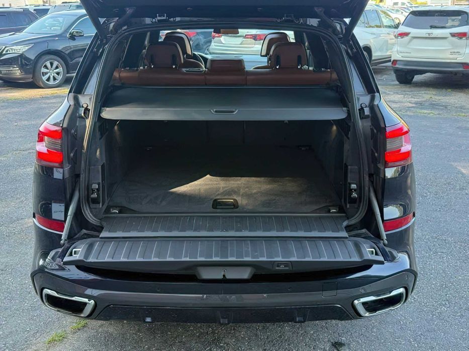 BMW X5 xDrive50i      2019