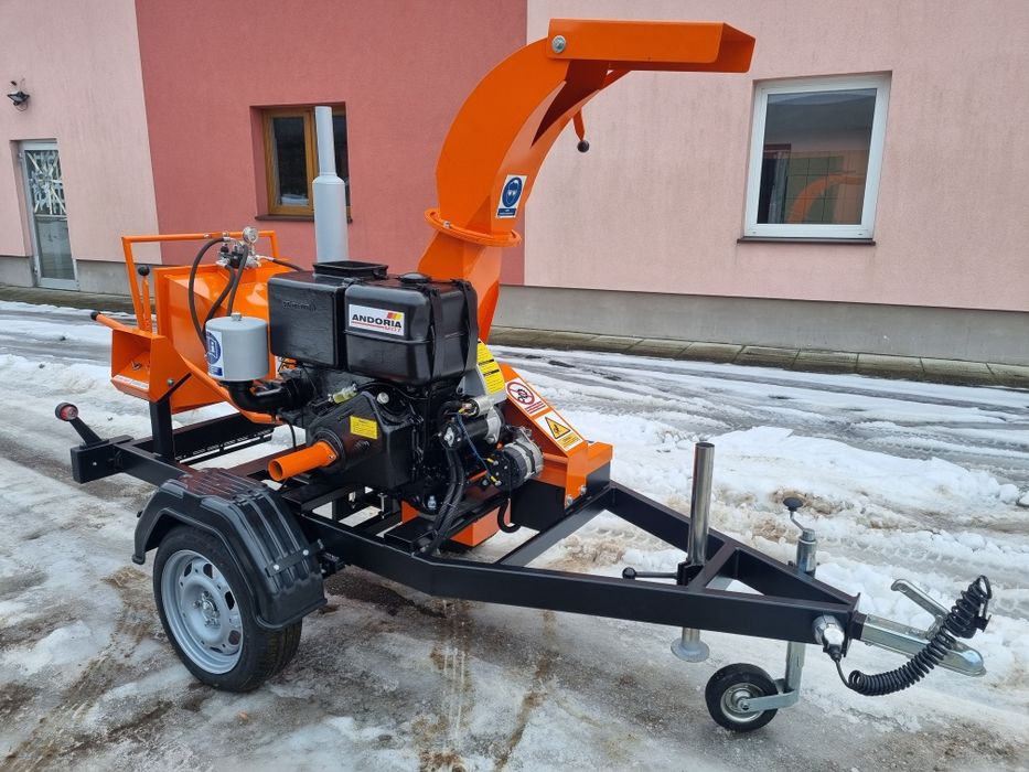 Rębak do gałezi, rębak mobilny, rębak spalinowy