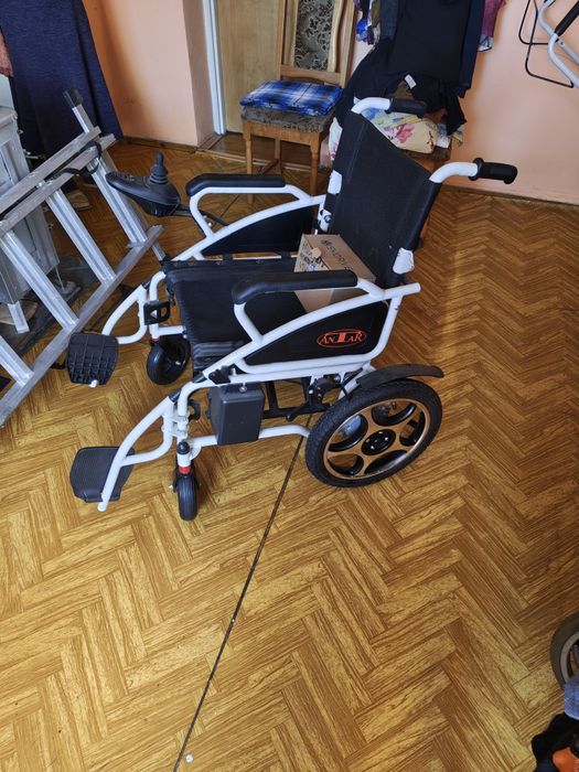 Wózek inwalidzki elektryczny