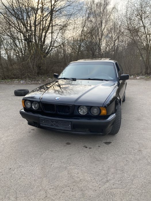 Продам BMW E34 525i