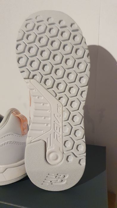 Sneakersy nowe damskie sportowe New Balance Rozmiar 36.5