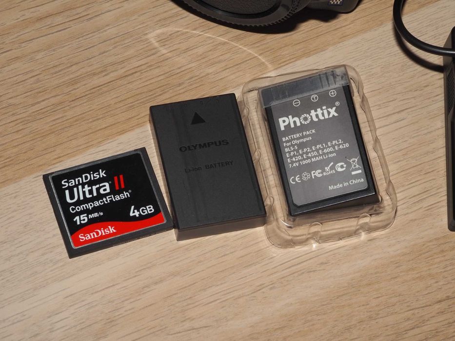 Aparat lustrzanka Olympus E-420 + 2 obiektywy + karta 4GB