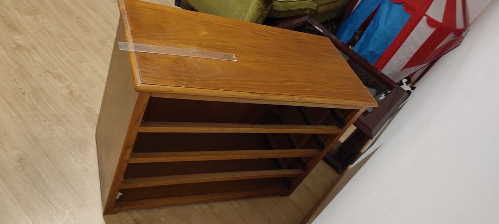 Cómoda com 4 gavetas