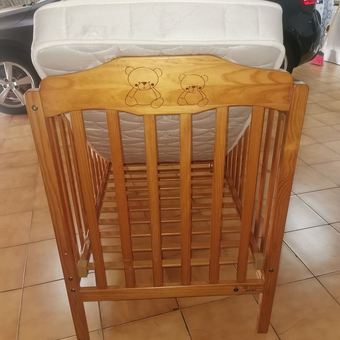 Cama de bebé + colchão
