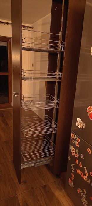 Słupek z koszami cargo