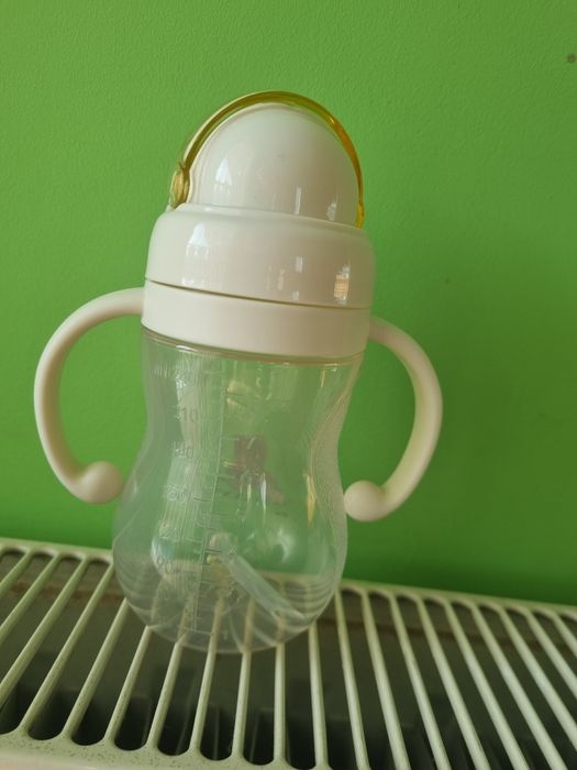 Kubek niekapek dla dzieci bidon ze słomką