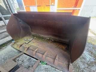 Balde de pá carregadora Komatsu Hanomag