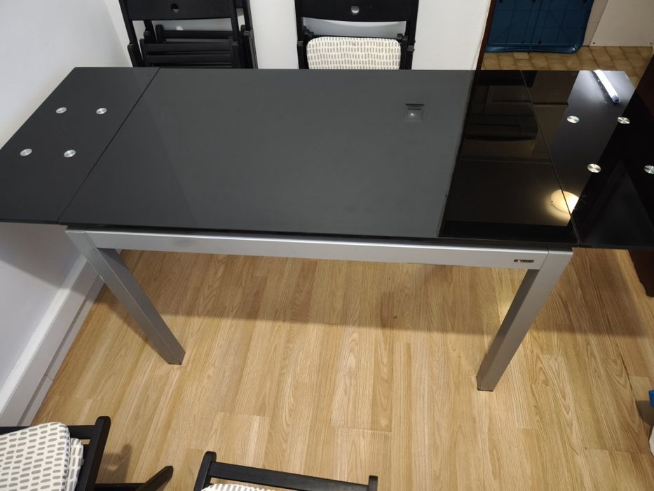 Mesa de refeição em vidro