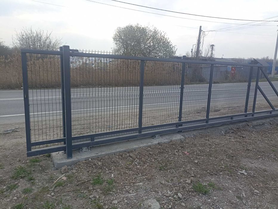 Brama przesuwna grafit ( 4mb) +3 słupki , 2500 zł