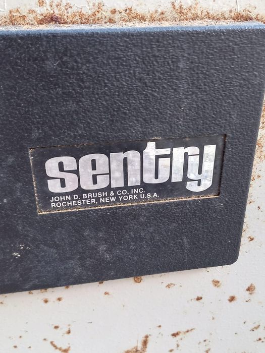 Cofre aberto Sentry