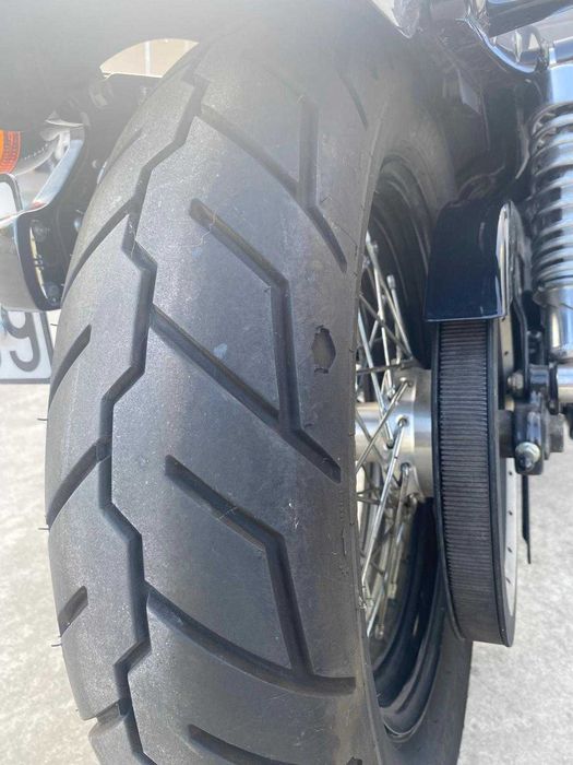 Harley-Davidson XL 1200.  48