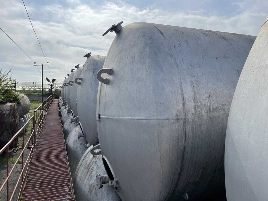 Металева емальована ємність