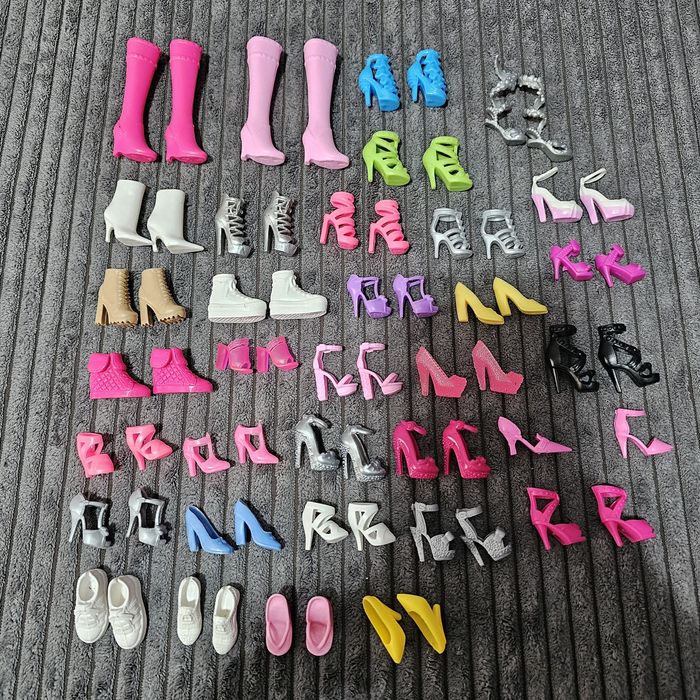 Lalki barbie, szafa , ubranka, buty i akcesoria