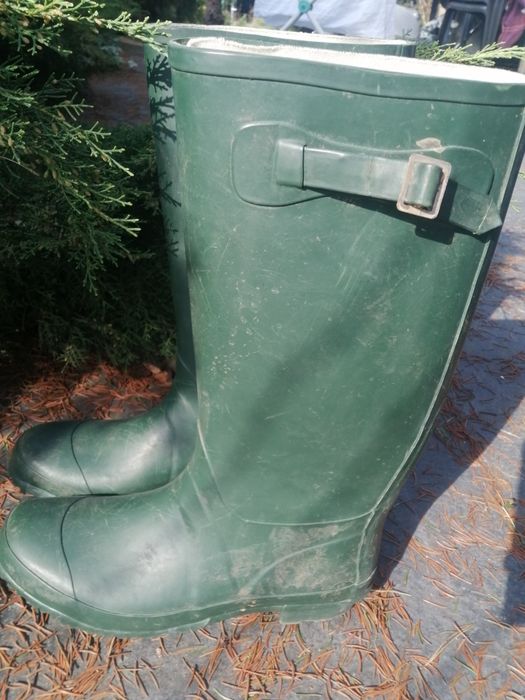 Kalosze jeździeckie. Prace przy koniach40