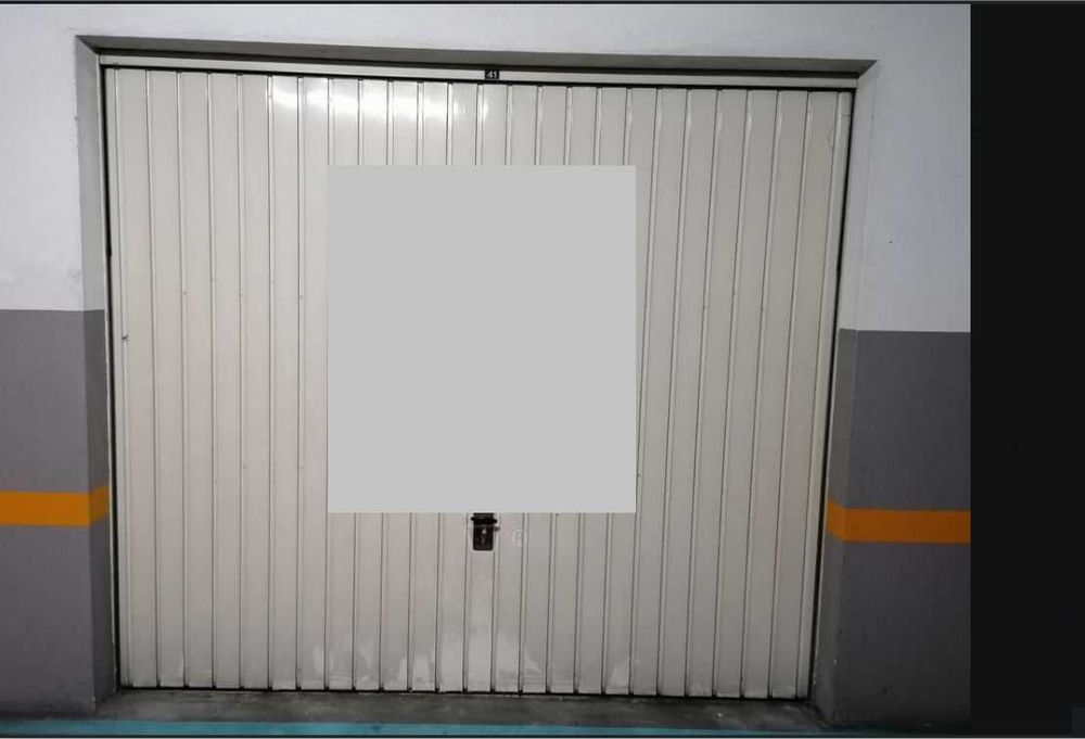 Arrenda-se Garagem Box 17m2 no Funchalinho