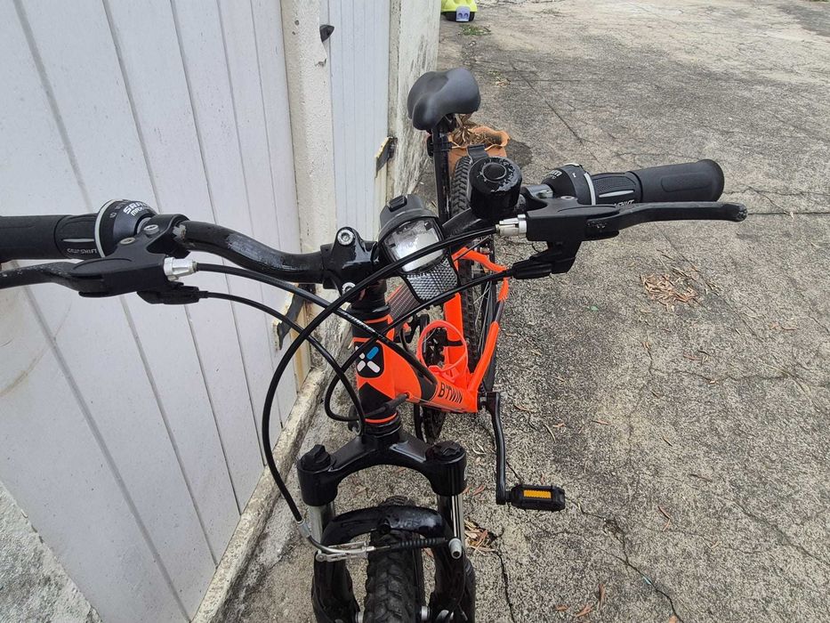 Bicicleta B Twin Rockrider 500