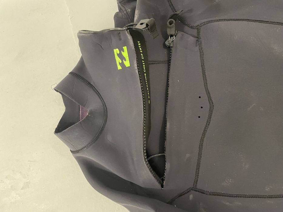 Fato Surf Billabong MT 3’2