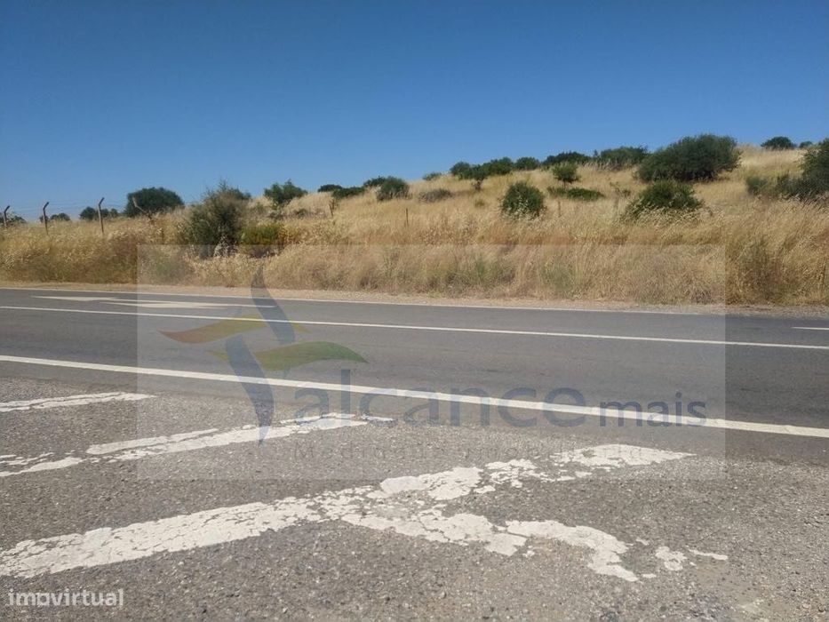 Terreno Rústico com 3,8 Hectares - Potencial para Turismo Rural ou ... — Serpa (Salvador E Santa Maria), Beja