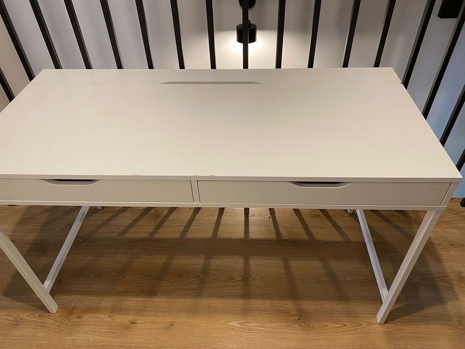 Białe biurko Ikea Alex