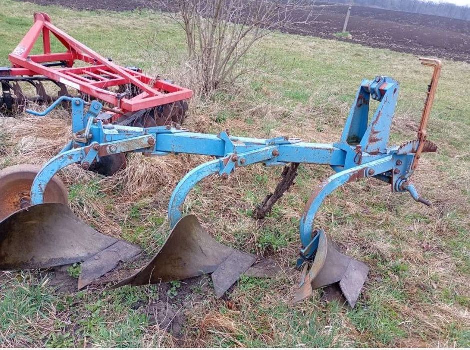 Продам плуги 2по30 3по30-2по30-4по30-4по25-5по25-2по25-3по25