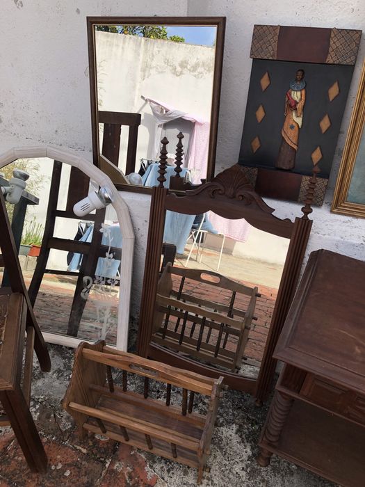 Mobília madeira antiga várias peças