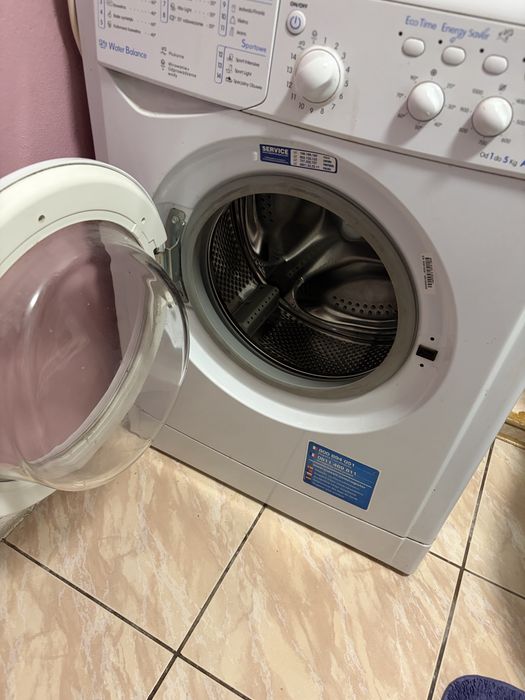 Pralka Indesit automat