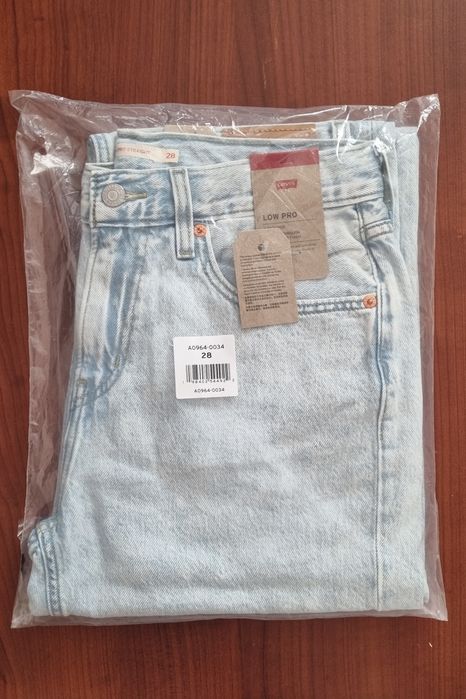 Джинси жіночі Levi's LOW PRO літні