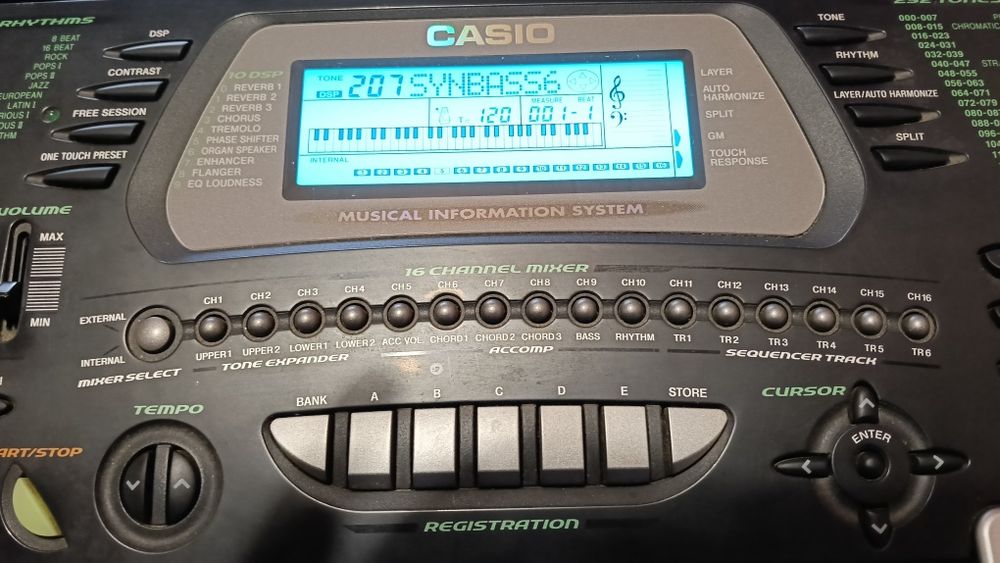 Teclado  Casio 731, com tripé e oferta projetor