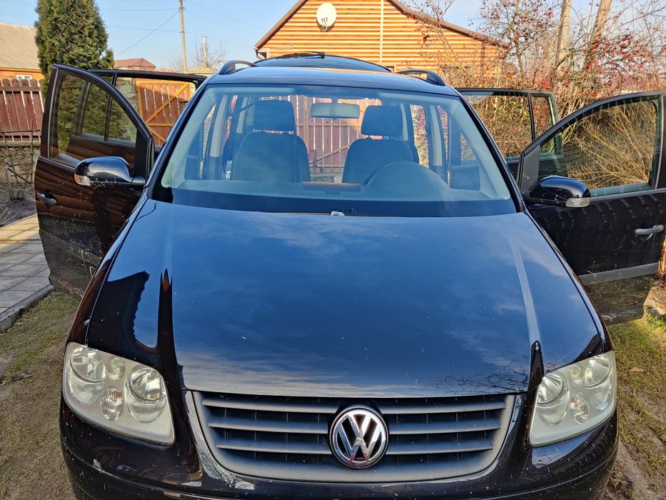 Volkswagen Touran,1.6 бензин, 2003
