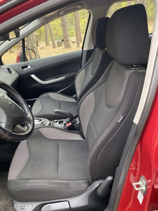 Автомобіль peugeot 308