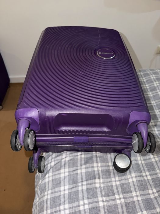 Mala de cabine rígida TSA (28€ cada ou 50€ o par)
