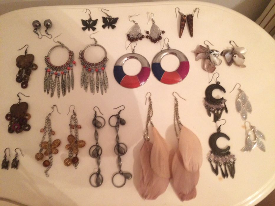 Colares e Brincos. Quase tudo novo. Preço unitário na descrição
