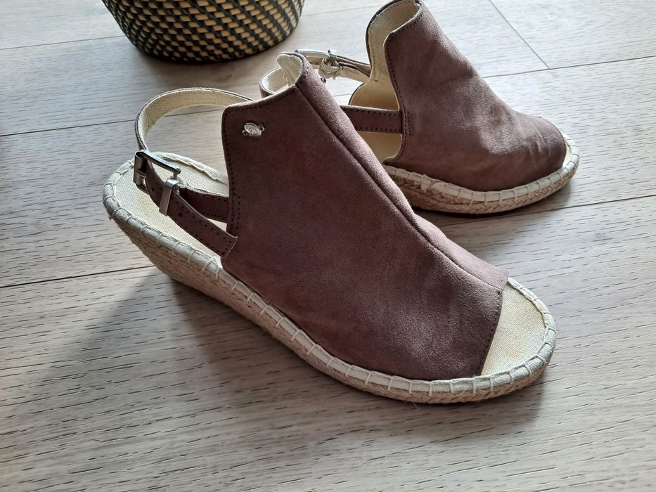 Buty ma platformie rozm. 40