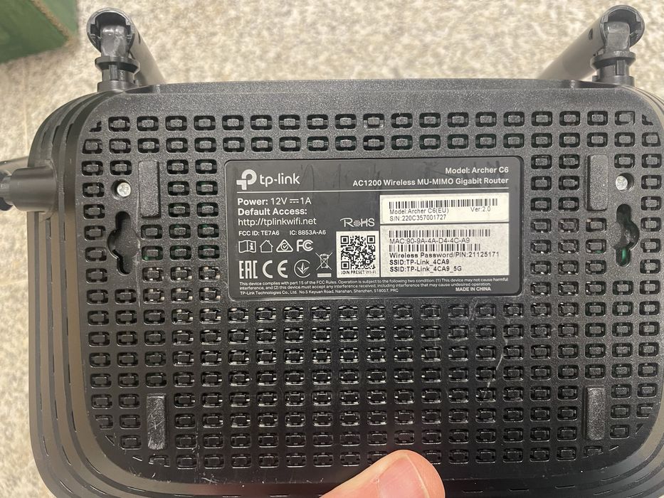Routers TP-Link AXE75 / Archer C6 / RE200