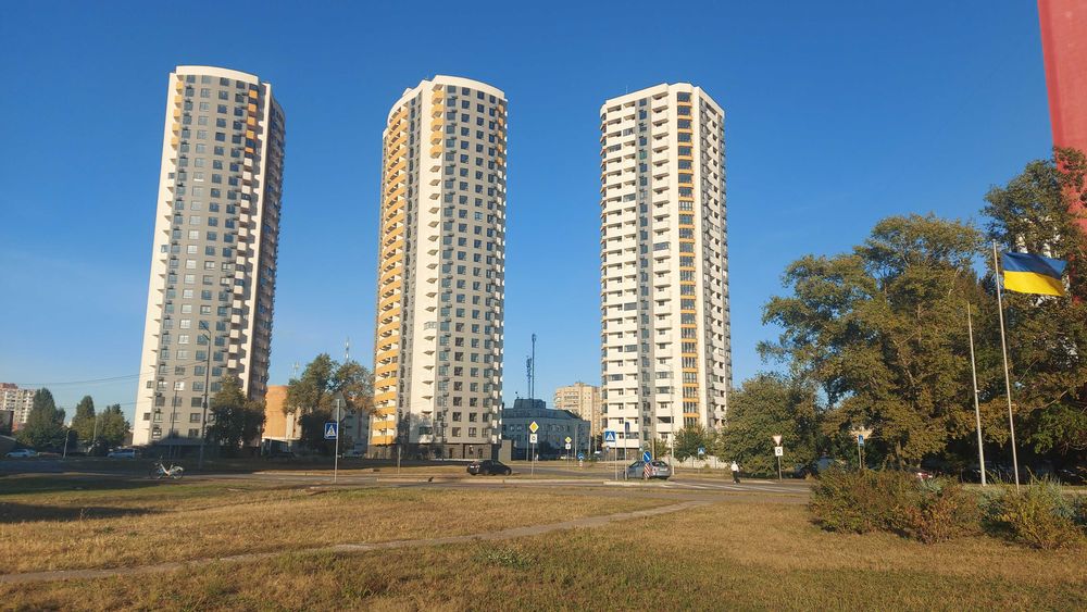 Продажа 3-х кім. квартири; вул. Кибальчича, 2